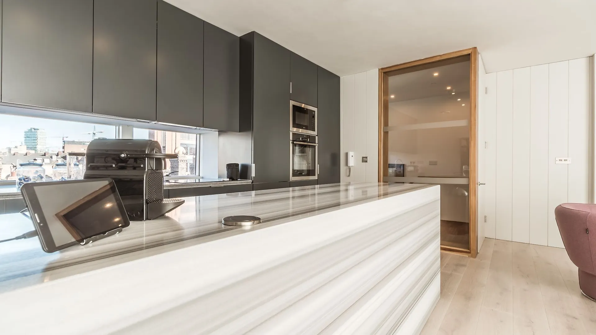 The Daniel Day Lewis Suite - Hiphipstay Dublin Apartment